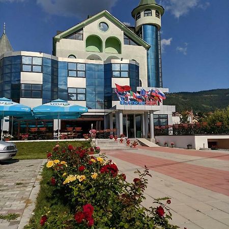 Apartments & Restaurant Abas Плав Экстерьер фото