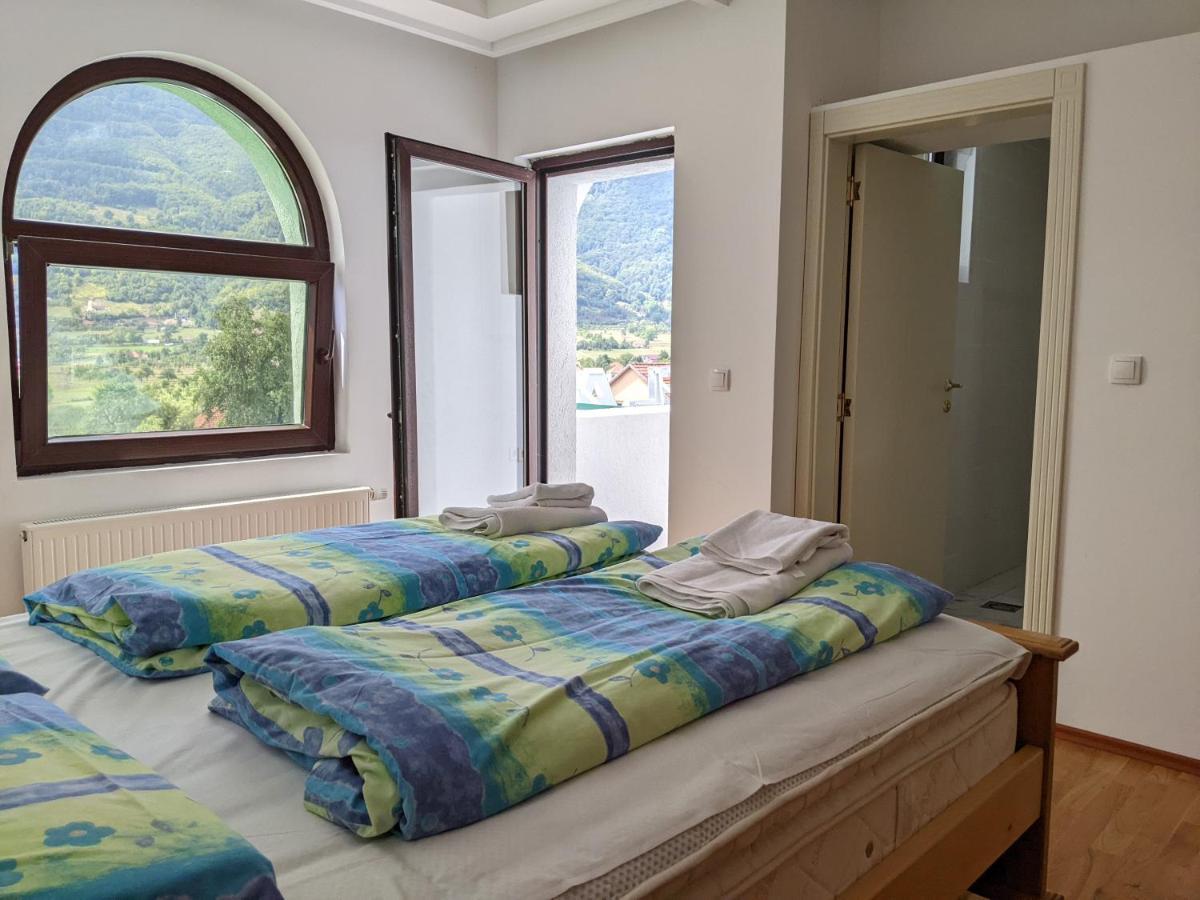 Apartments & Restaurant Abas Плав Экстерьер фото