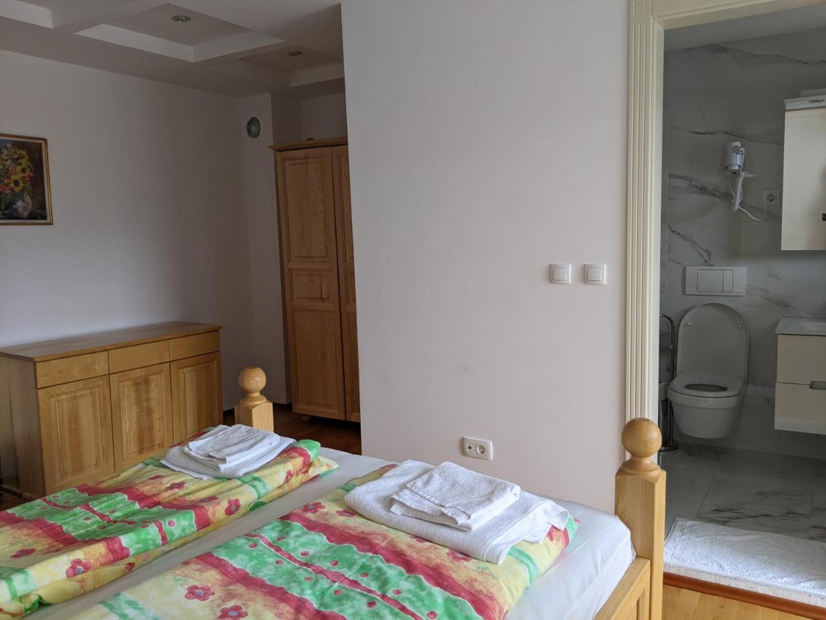 Apartments & Restaurant Abas Плав Экстерьер фото