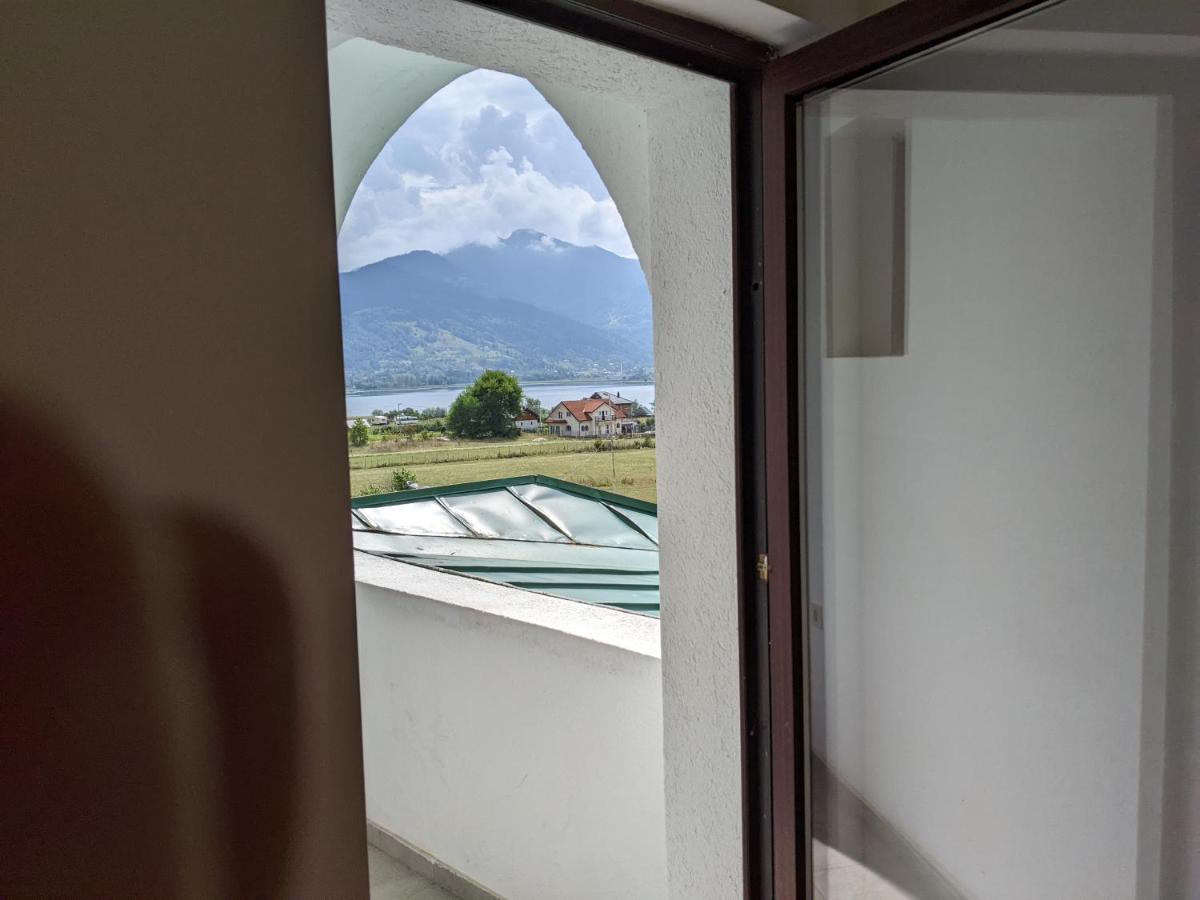 Apartments & Restaurant Abas Плав Экстерьер фото
