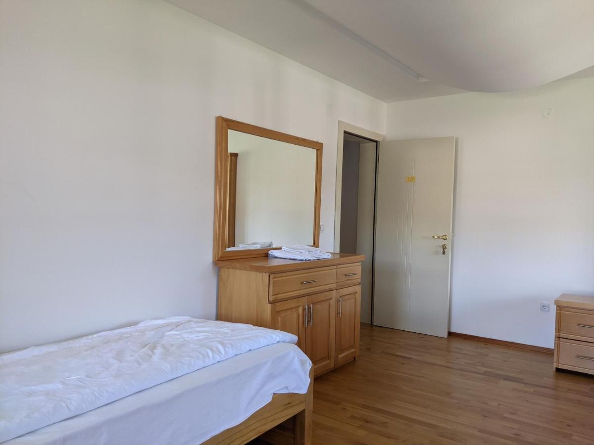 Apartments & Restaurant Abas Плав Экстерьер фото