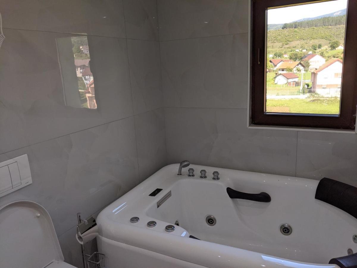 Apartments & Restaurant Abas Плав Экстерьер фото