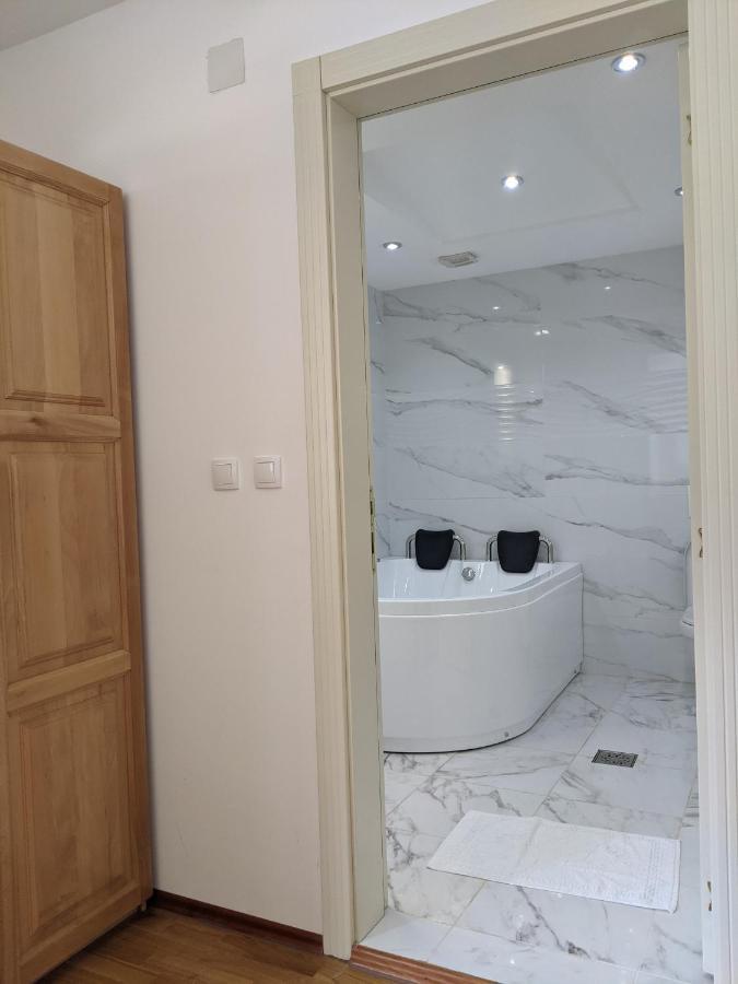 Apartments & Restaurant Abas Плав Экстерьер фото