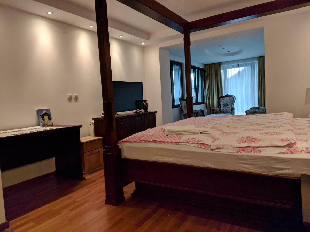 Apartments & Restaurant Abas Плав Экстерьер фото