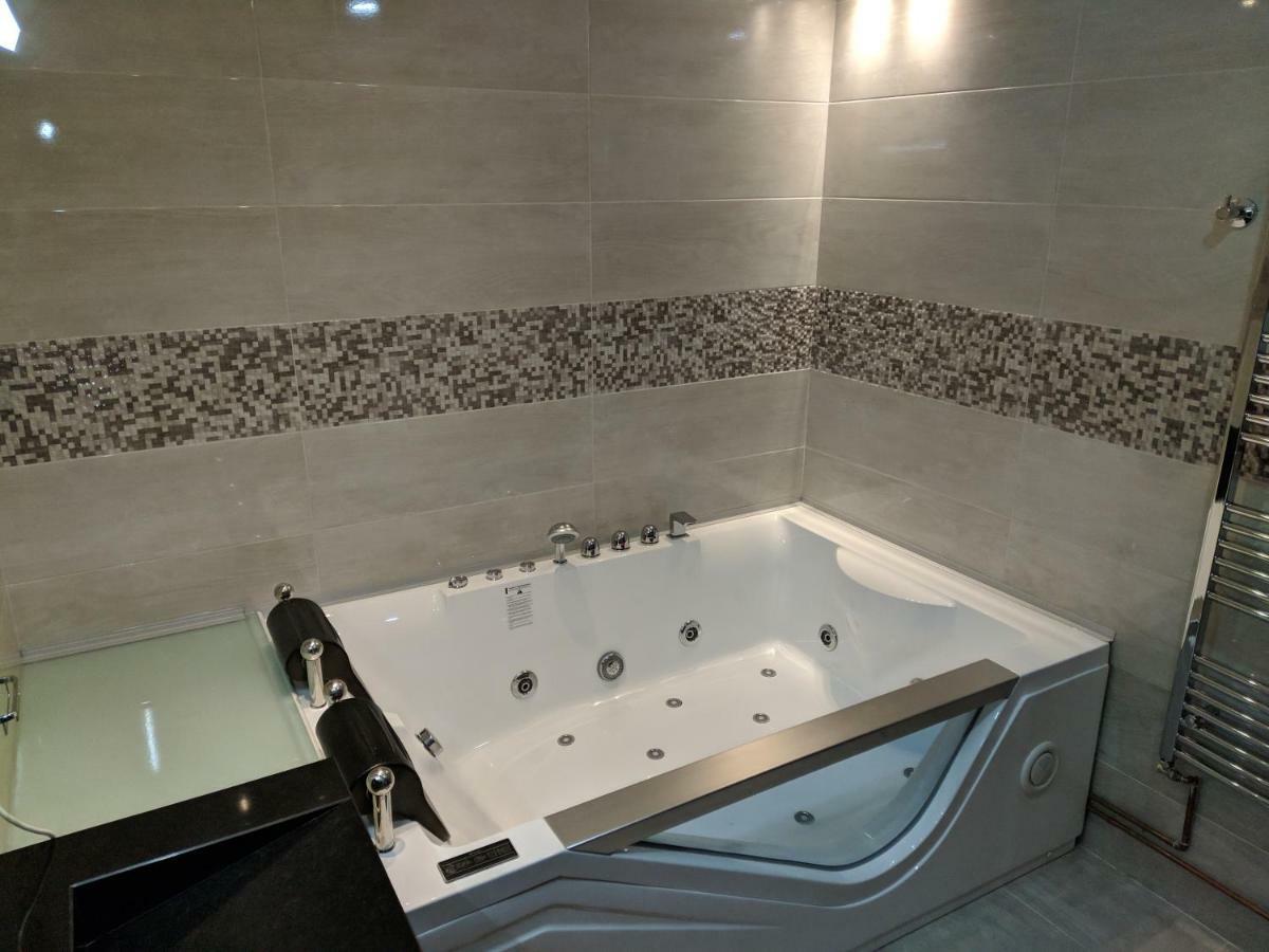 Apartments & Restaurant Abas Плав Экстерьер фото