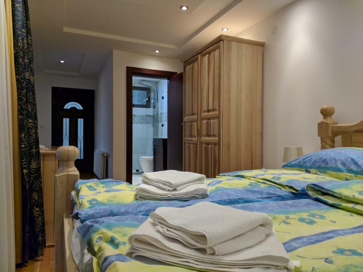 Apartments & Restaurant Abas Плав Экстерьер фото