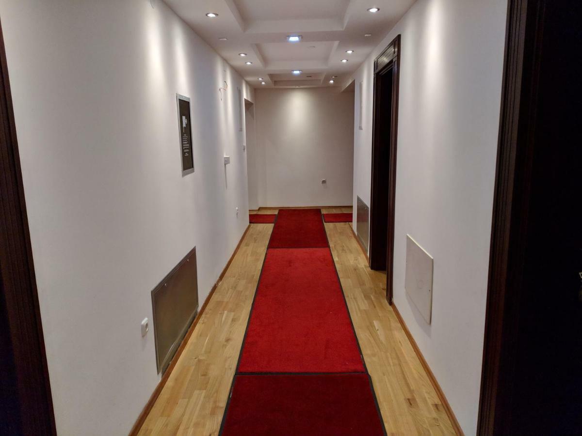 Apartments & Restaurant Abas Плав Экстерьер фото