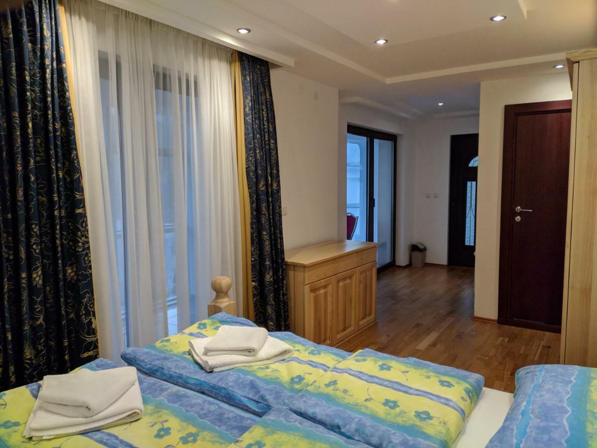 Apartments & Restaurant Abas Плав Экстерьер фото