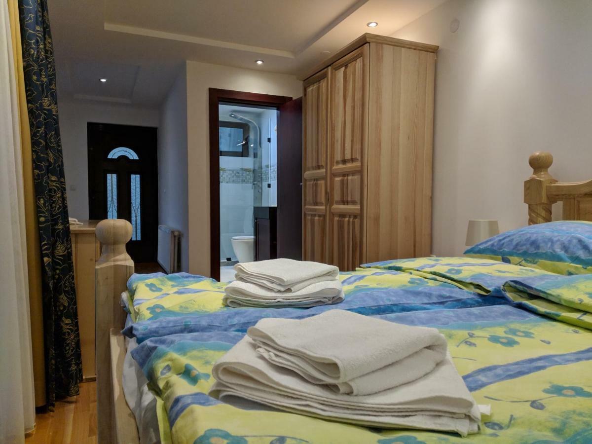 Apartments & Restaurant Abas Плав Экстерьер фото