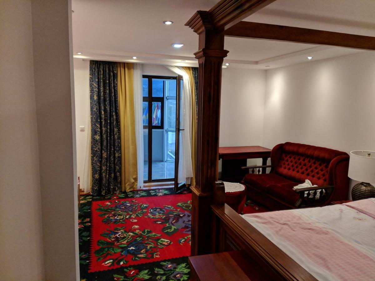 Apartments & Restaurant Abas Плав Экстерьер фото