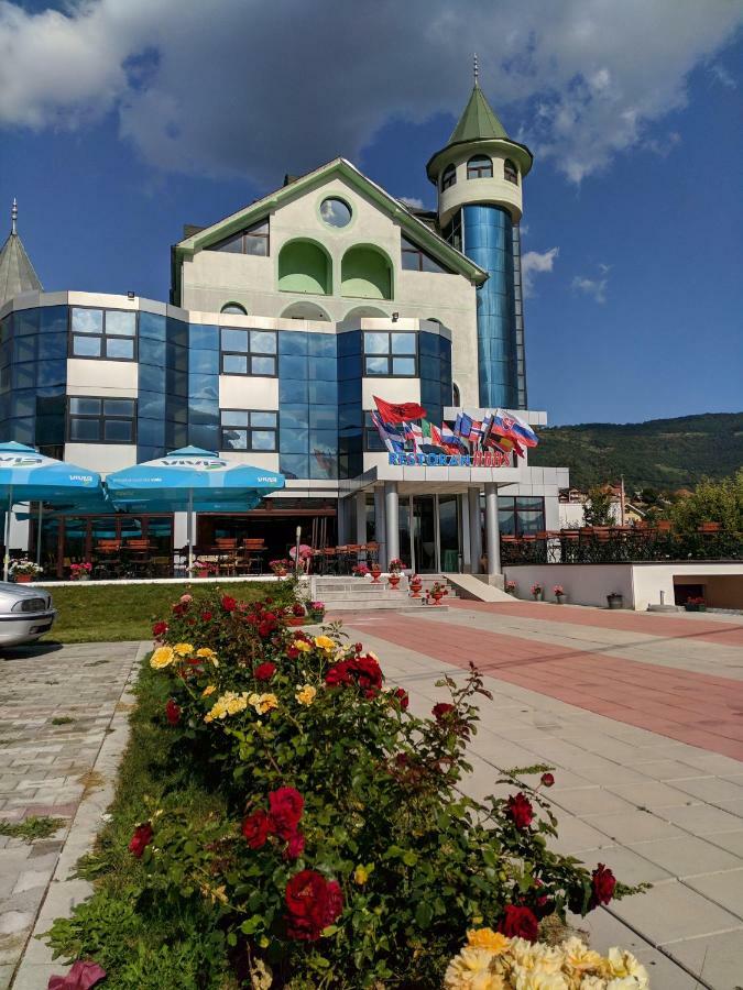 Apartments & Restaurant Abas Плав Экстерьер фото