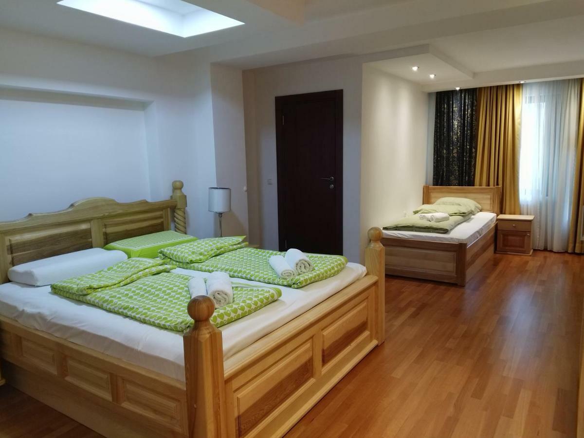 Apartments & Restaurant Abas Плав Номер фото